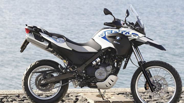 BMW G650 GS Sertao Side Pose Near Sea Side